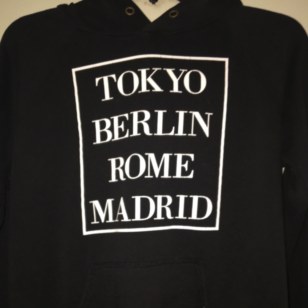 Black Forever 21 Hoodie With Popular Cities Names